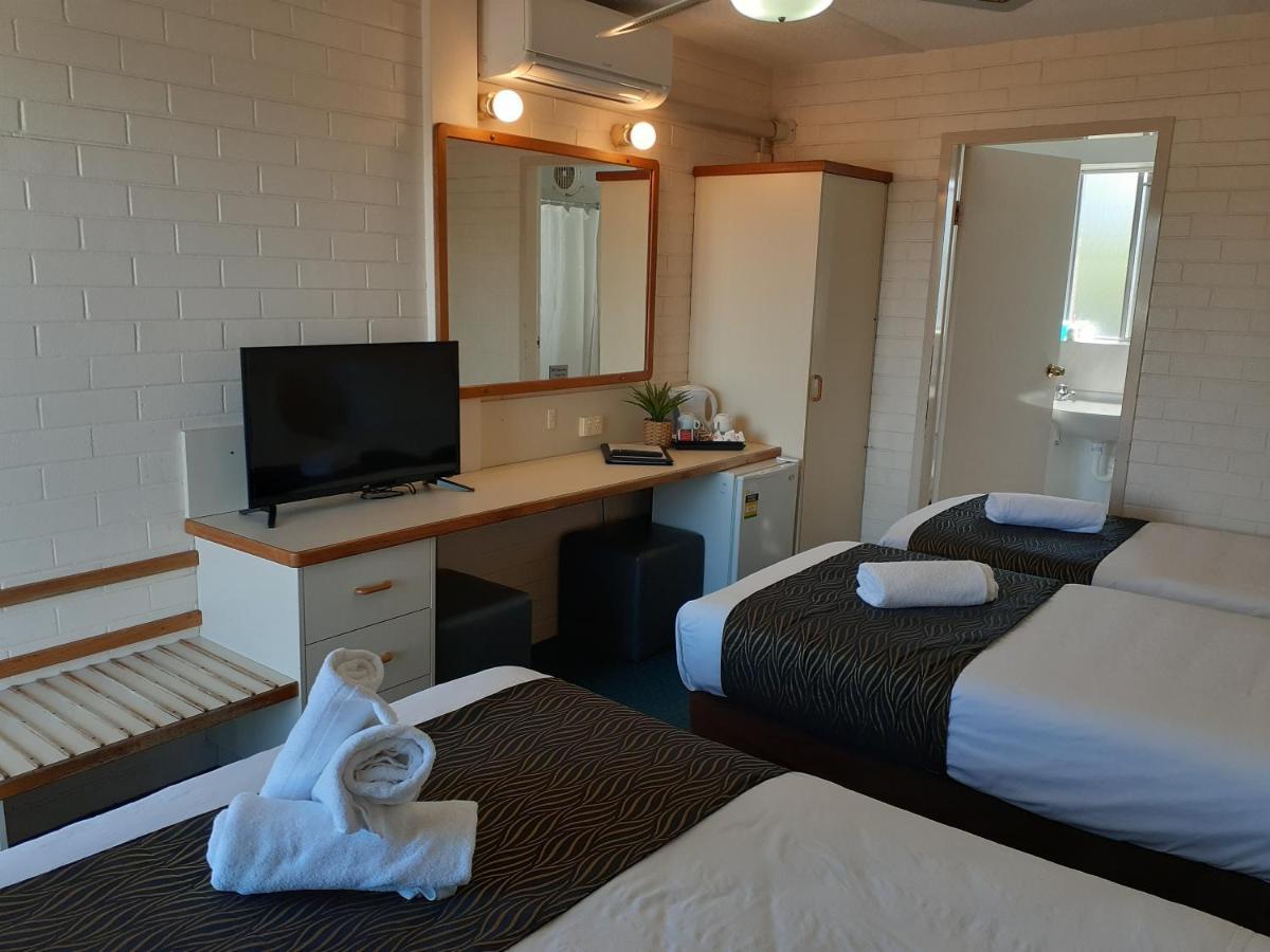 Crest Motor Inn Куинбиан Экстерьер фото