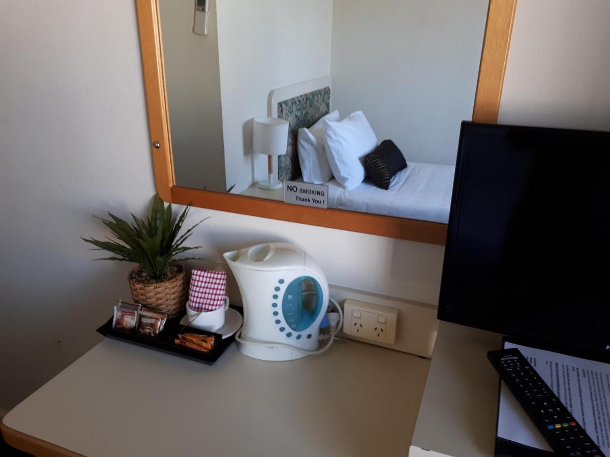 Crest Motor Inn Куинбиан Экстерьер фото